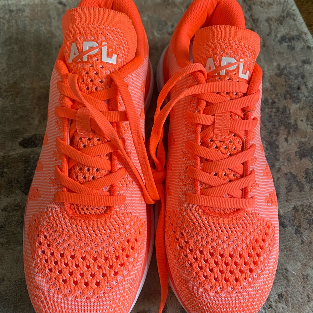 APL Techloom Pro W - brand new hot pink sneakers